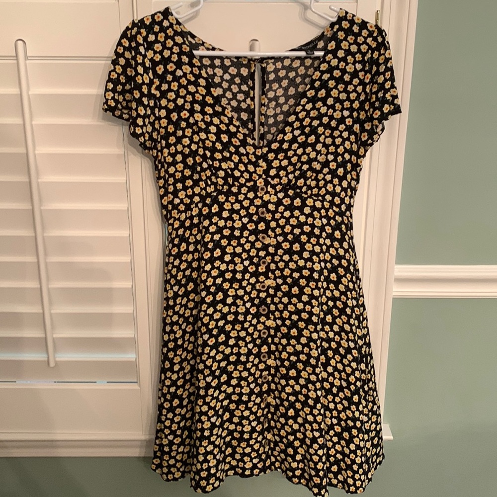 Cute little floral dress. Perfect for all seasons!